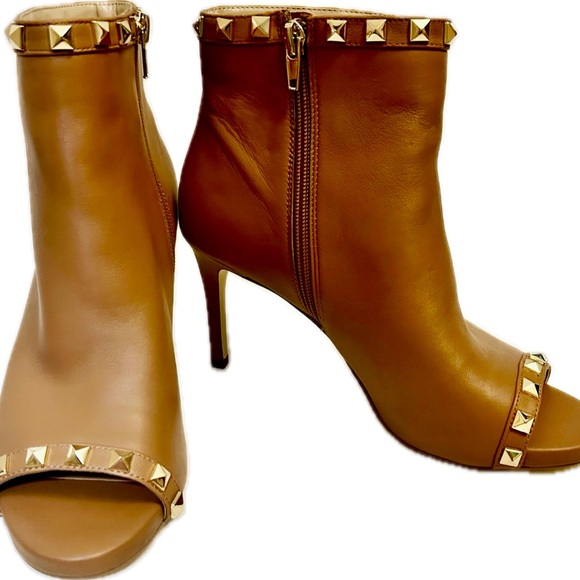 WHITE HOUSE BLACK MARKET Sienna Studded Bootie SZ 7 - Picture 5 of 7